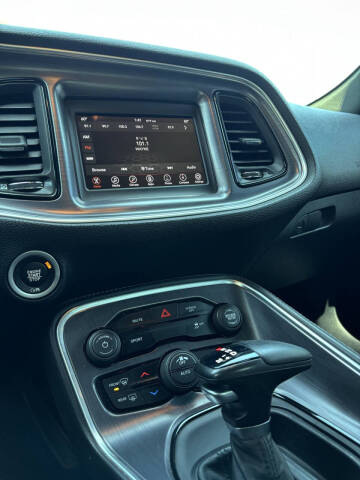 2018 Dodge Challenger SXT