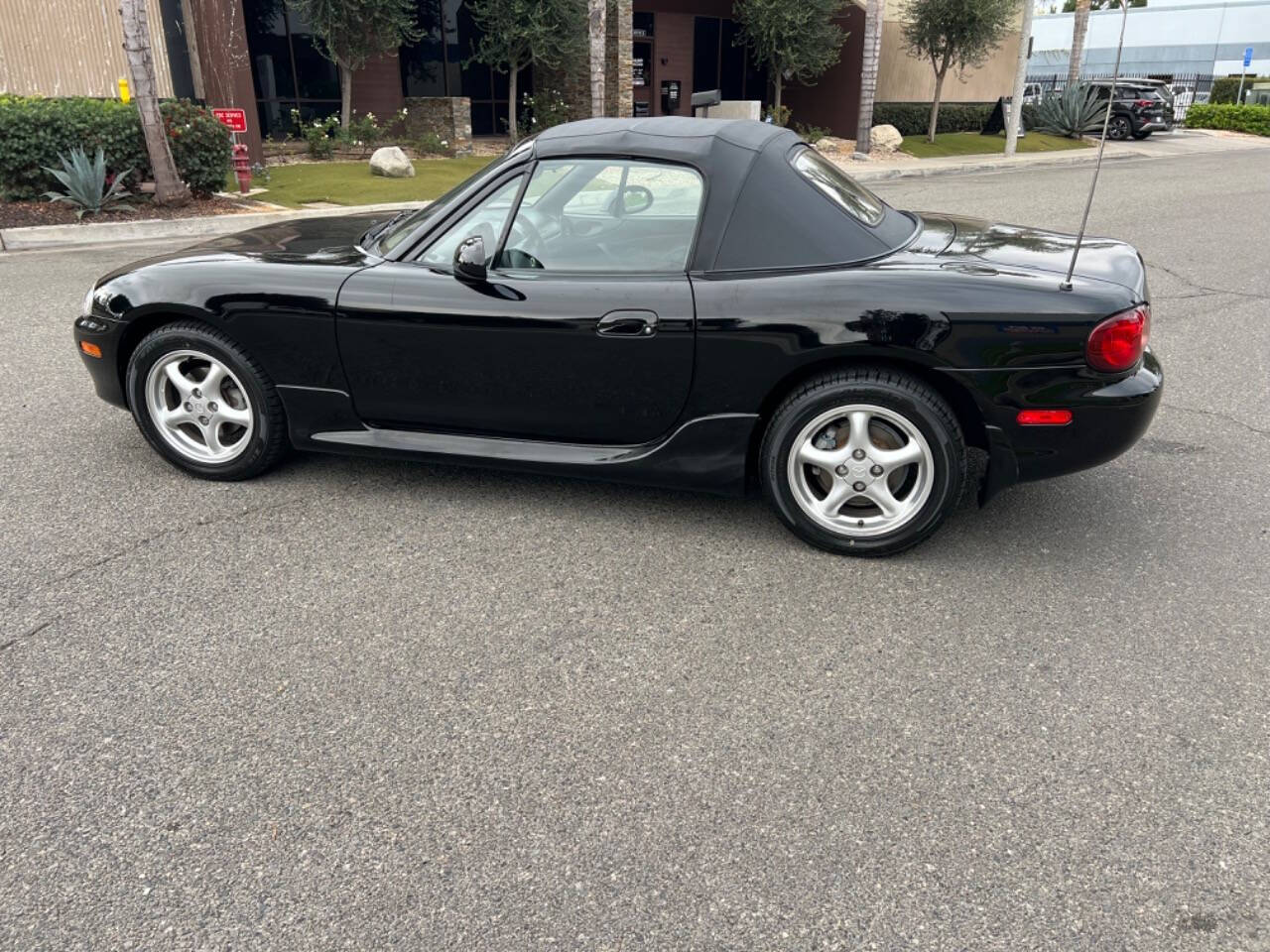 2001 Mazda MX-5 Miata for sale at ZRV AUTO INC in Brea, CA