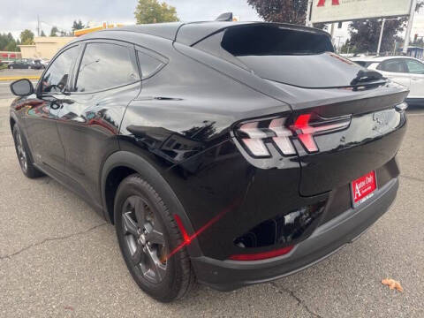 2022 Ford Mustang Mach-E Select