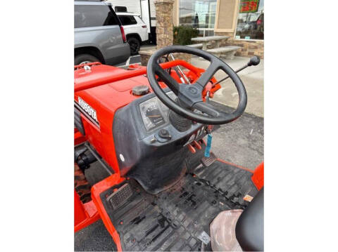 2004 Kubota B2910