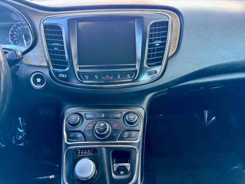 2015 Chrysler 200 C