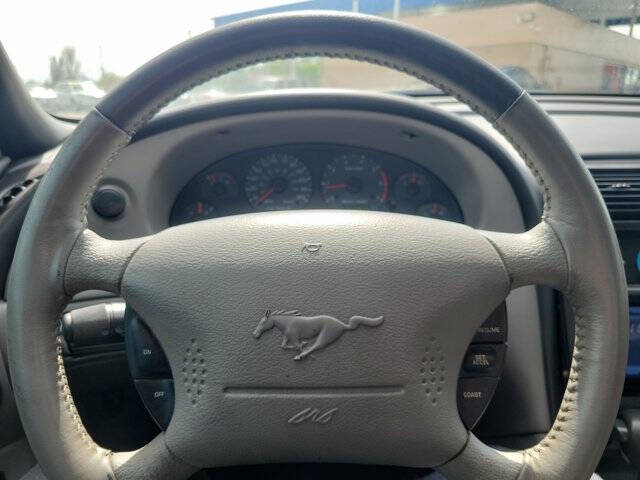 2004 Ford Mustang