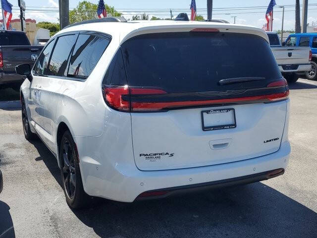 2024 Chrysler Pacifica Limited