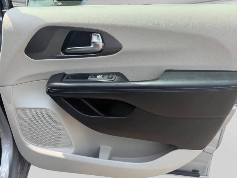 2021 Chrysler Pacifica Touring L