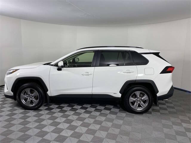 2024 Toyota RAV4 Hybrid LE