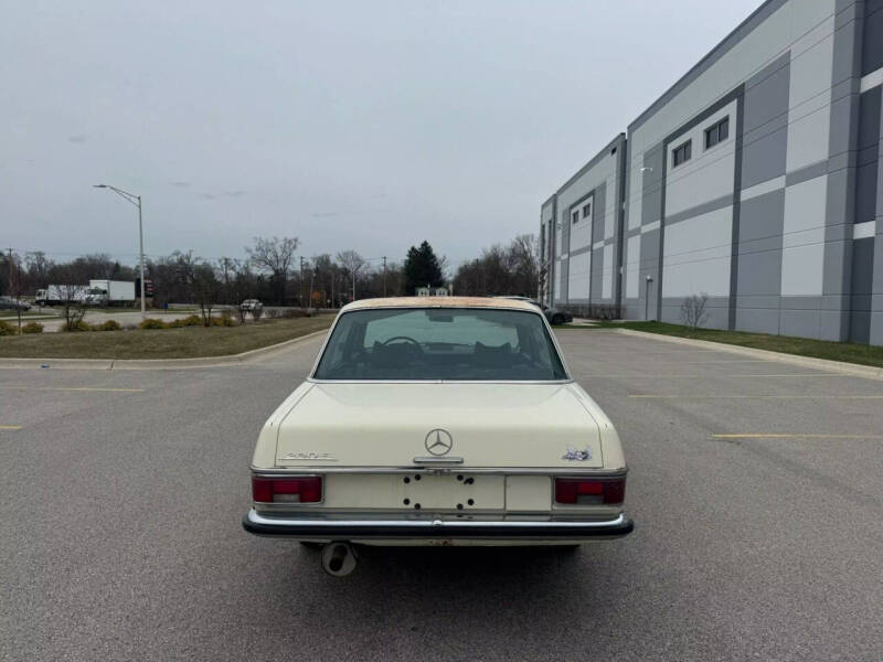 1968 Mercedes-Benz 240-Class