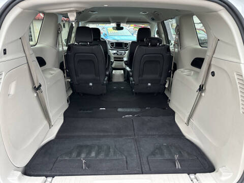 2020 Chrysler Pacifica Touring L