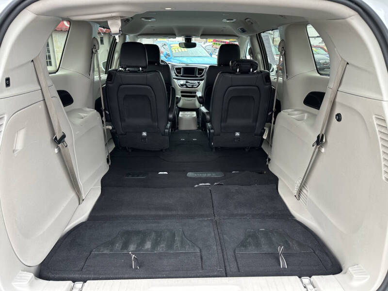 2020 Chrysler Pacifica Touring L