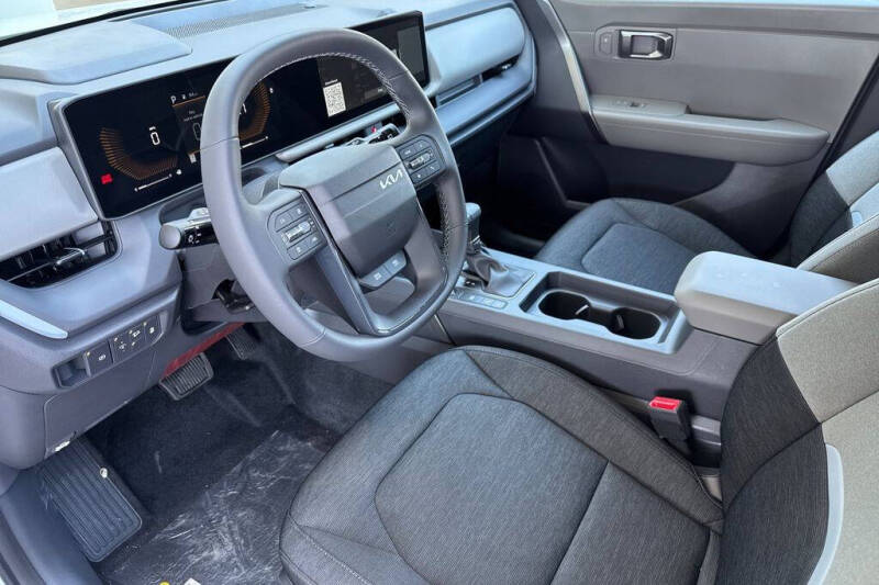 2027 Kia Seltos LX