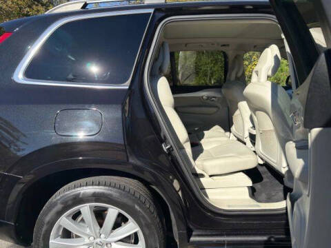 2018 Volvo XC90 T6 Momentum