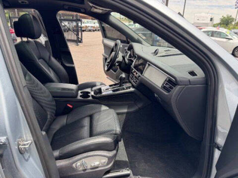 2024 Porsche Macan T
