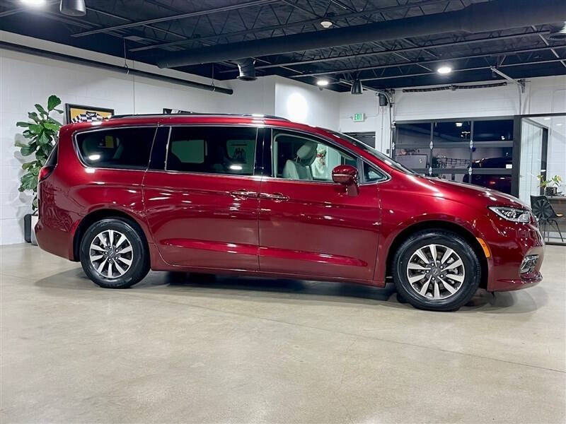 2021 Chrysler Pacifica Hybrid Touring L