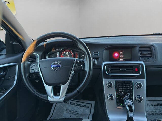 2017 Volvo V60 Cross Country T5 Premier