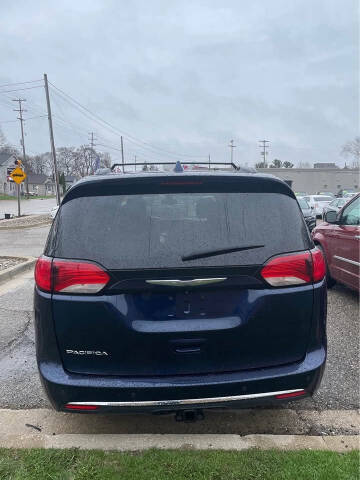 2017 Chrysler Pacifica Touring-L