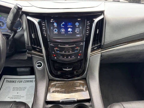 2017 Cadillac Escalade Platinum