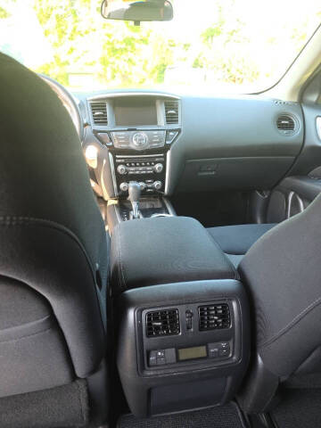 2017 Nissan Pathfinder S