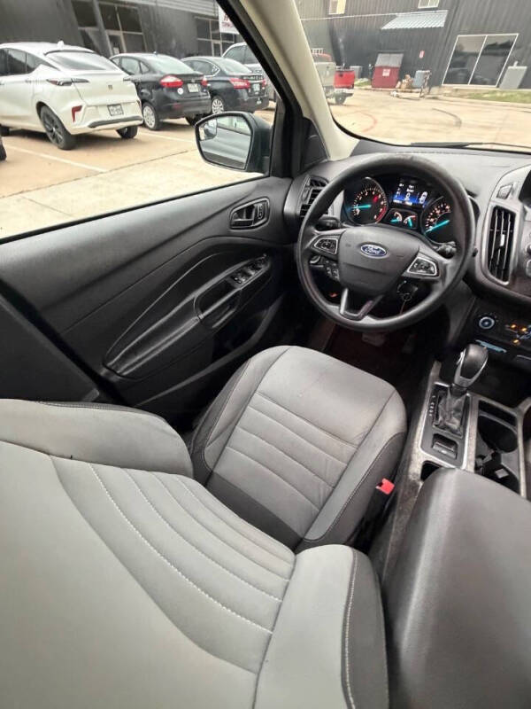 2019 Ford Escape S