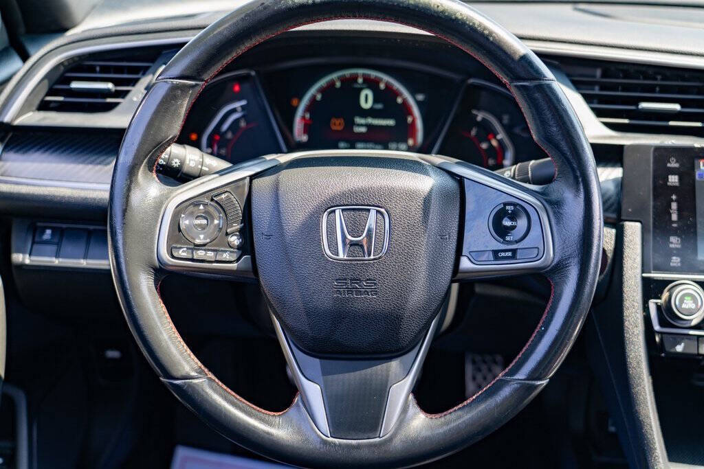 2017 Honda Civic for sale at Auto Destination in Puyallup, WA