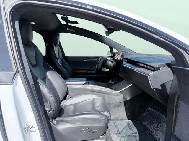 2023 Tesla Model X Standard Range