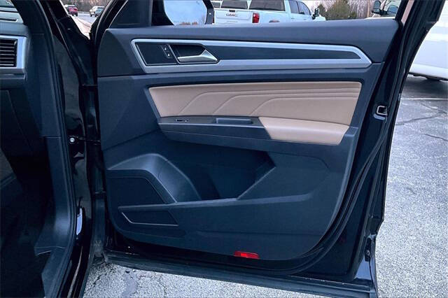 2022 Volkswagen Atlas Cross Sport V6 SEL R-Line 4Motion