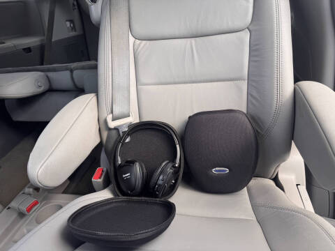 2016 Toyota Sienna XLE Premium 8-Passenger