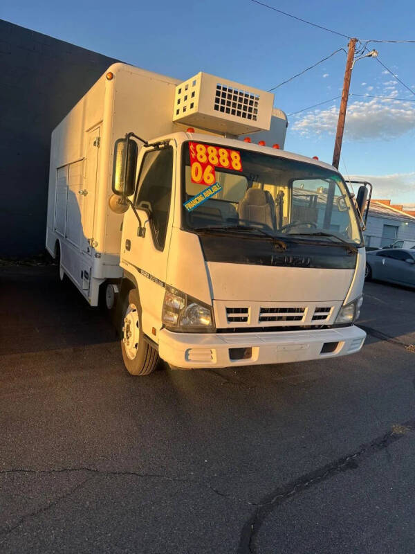 2006 Isuzu NPR's photo