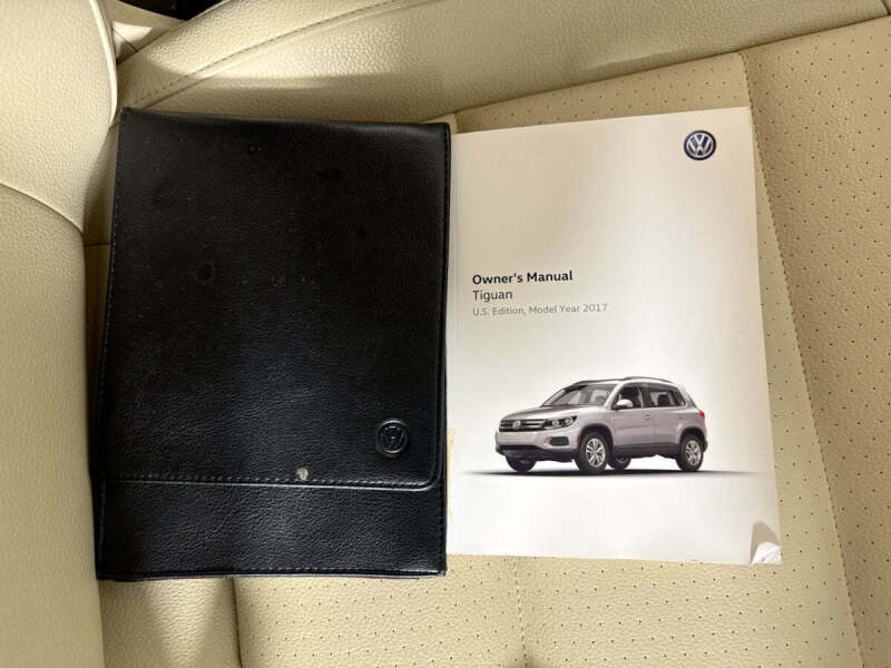 2017 Volkswagen Tiguan 2.0T Limited S 4Motion