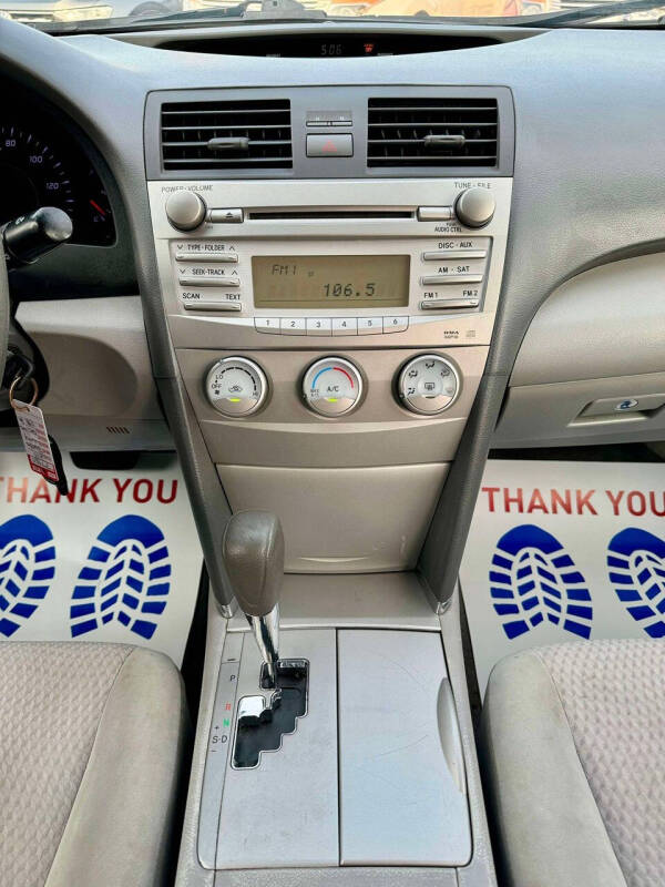 2011 Toyota Camry LE