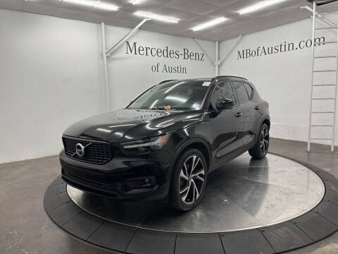 2022 Volvo XC40 T5 R-Design