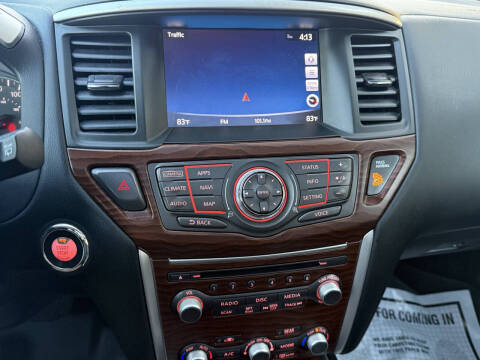 2017 Nissan Pathfinder Platinum