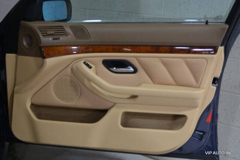 2002 BMW 5 Series 525i