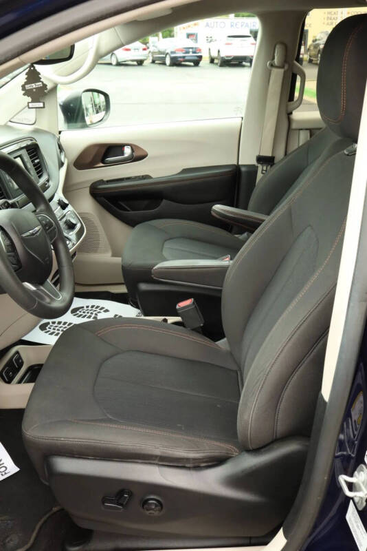 2017 Chrysler Pacifica Touring