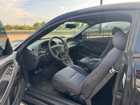 2004 Ford Mustang GT Deluxe