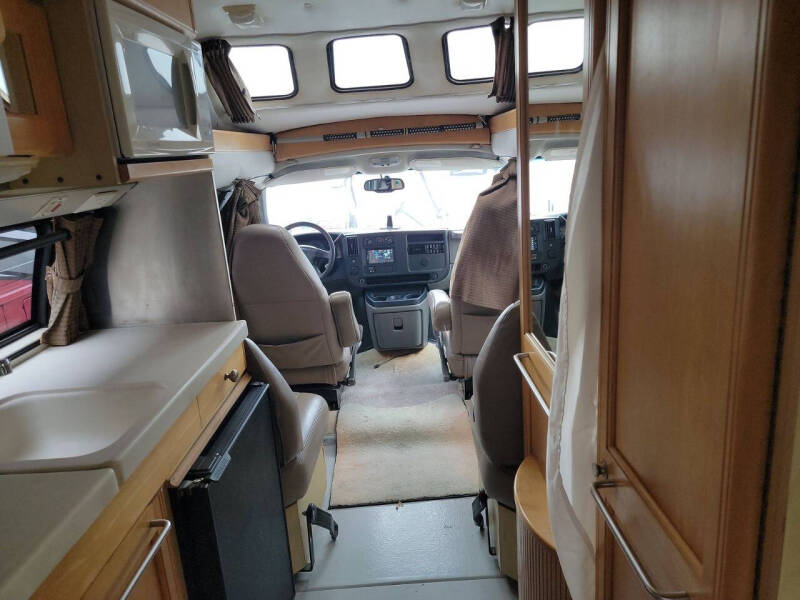 2005 Roadtrek Versatile 190
