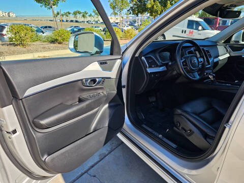 2021 Volvo XC90 T5 Momentum