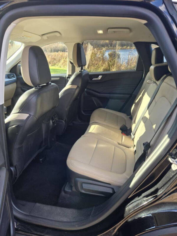 2022 Ford Escape Hybrid SEL