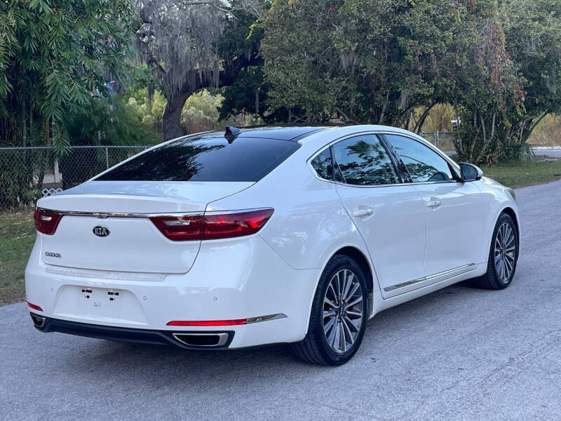 2017 Kia Cadenza Premium