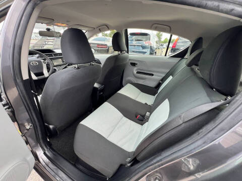 2014 Toyota Prius c Three