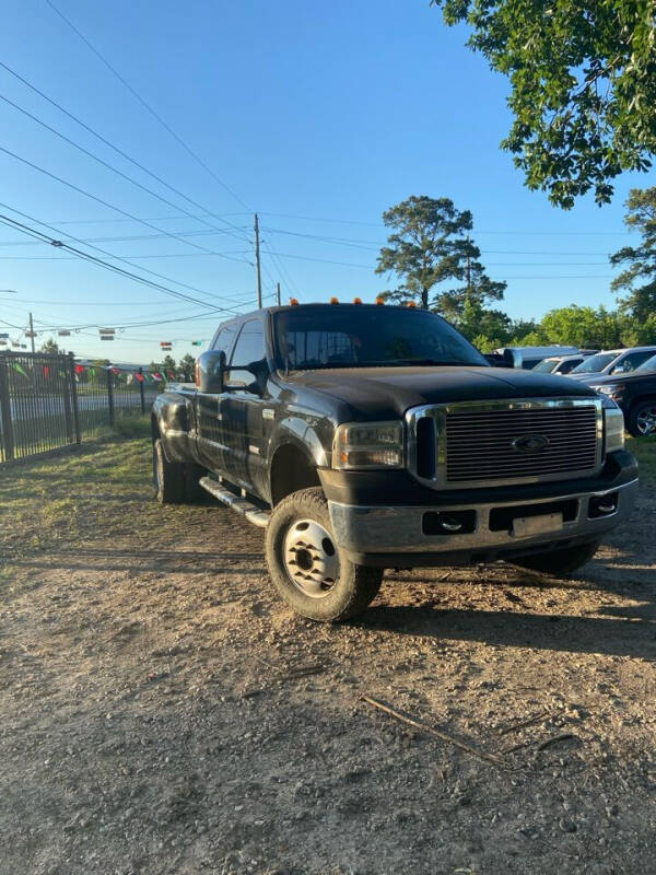 2006 Ford F-350 Super Duty for sale at COUNTRY MOTORS in Houston TX