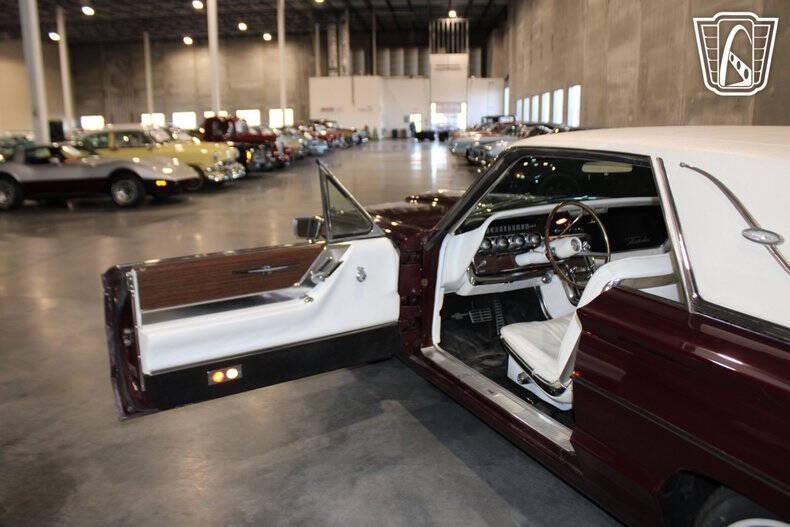 1964 Ford Thunderbird