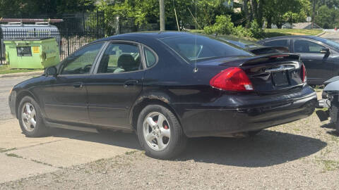 2003 Ford Taurus SE