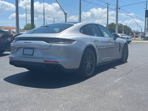 2022 Porsche Panamera