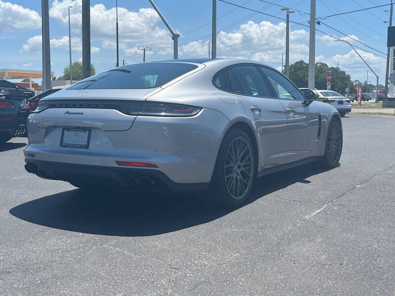 2022 Porsche Panamera