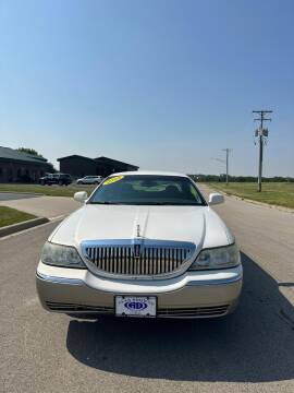 2003 Lincoln Town Car for sale at Alan Browne Chevy in Genoa IL