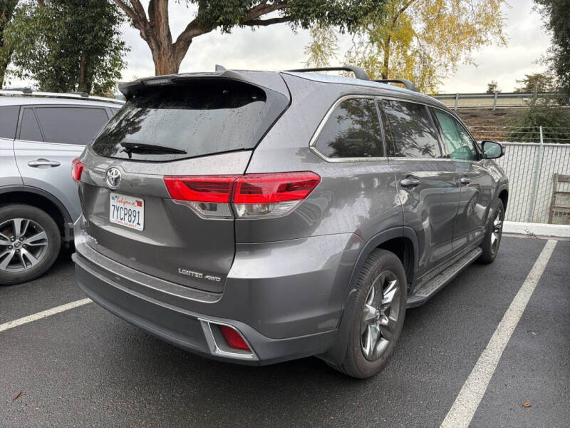 2017 Toyota Highlander Limited Platinum