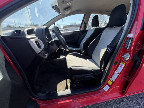 2014 Toyota Yaris 5-Door LE