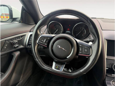 2020 Jaguar F-TYPE R