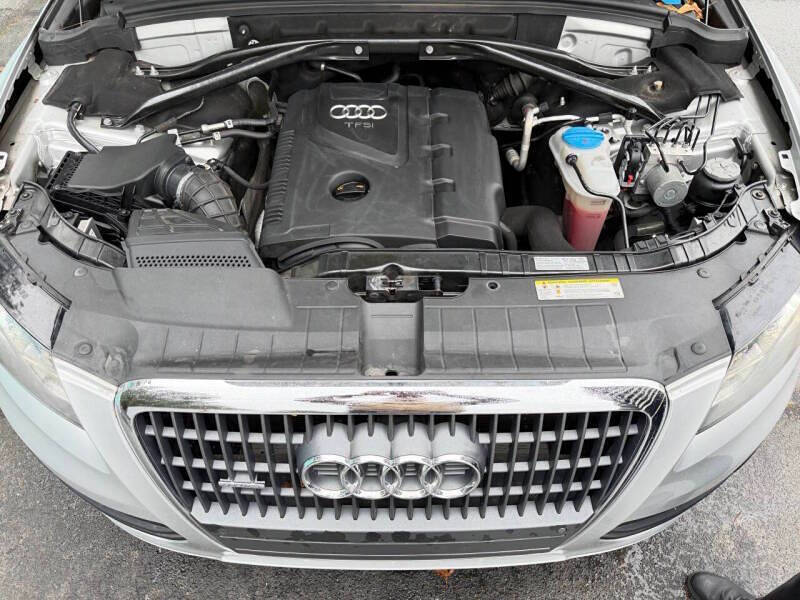 2011 Audi Q5 2.0T quattro Premium Plus