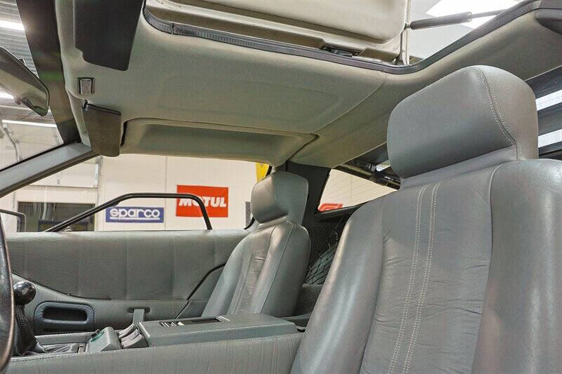 1982 DeLorean DMC-12