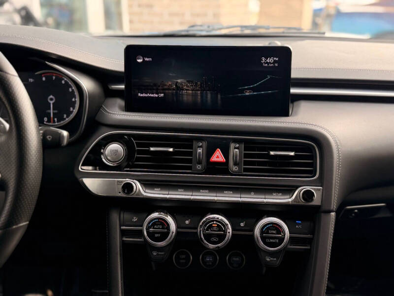 2022 Genesis G70